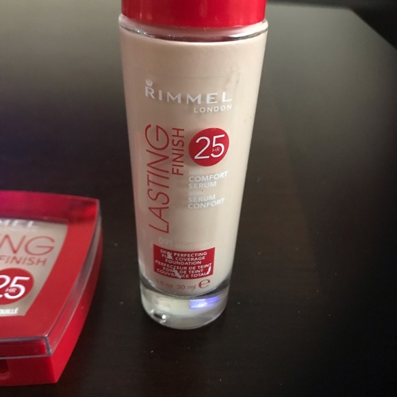Rimmel foundation & powder foundation - Picture 2 of 8